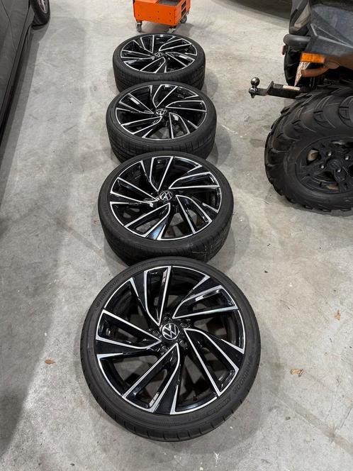 19 INCH ADELAIDE GTI VELGEN VW GOLF 8 5H0601025R ZWART, Auto-onderdelen, Banden en Velgen, Band(en), Zomerbanden, 19 inch, 235 mm