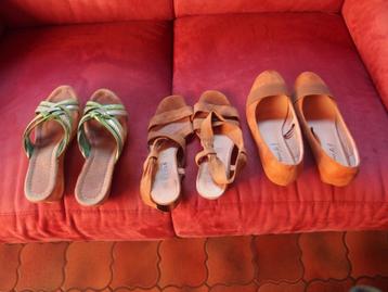 chaussures point 38 prix pour 3 paires  beschikbaar voor biedingen