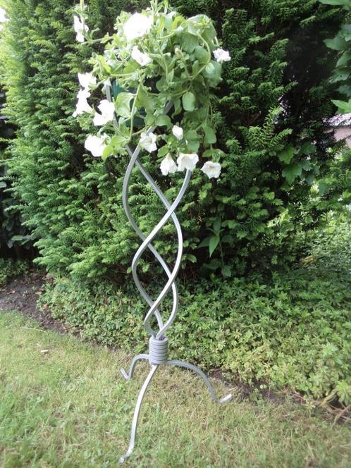 Plantenstaander in metaal met glazen schaal, Tuin en Terras, Bloembakken en Plantenbakken, Zo goed als nieuw, Metaal, 60 cm of meer