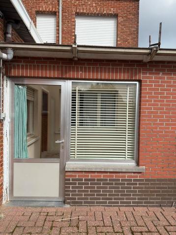 metalen verandadeur met glazen raam beschikbaar voor biedingen