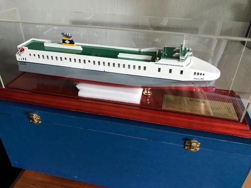 Model cargo schip 'PAULINE' met vitrinekast en doos, Hobby en Vrije tijd, Modelbouw | Boten en Schepen, Zo goed als nieuw, 1:200 of kleiner