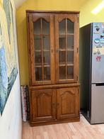 Vitrinekast ( 2 delen boven elkaar), Huis en Inrichting, Kasten | Vitrinekasten, Ophalen, Met deur(en), Materiaal: Massief eikenhout Kleur: Donker eiken Stijl: Klassiek