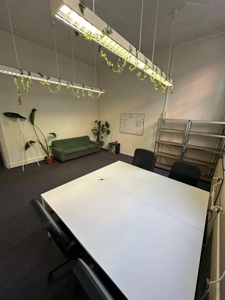 Stijlvolle kantoorinboedel: tafel, stoelen, bank, Huis en Inrichting, Complete inboedels, Ophalen