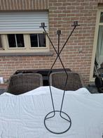 Kaarsenhouder grote staander van ijze, Enlèvement