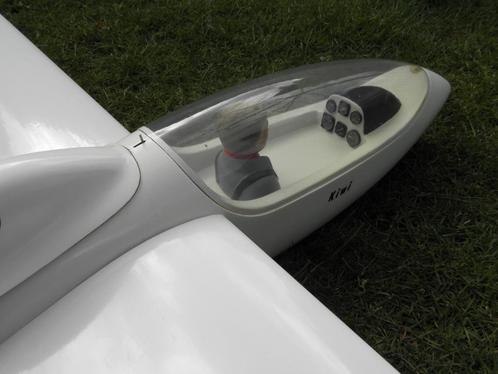 SCALE zwever  KIWI  met klapmotor ** ongevlogen**, Hobby en Vrije tijd, Modelbouw | Radiografisch | Vliegtuigen, Nieuw, Elektro