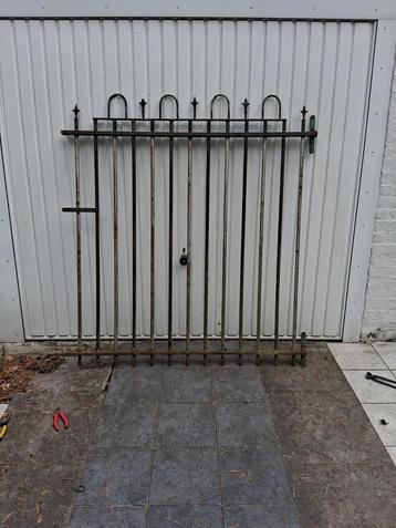 Poortje 150cm breed 160cm hoog beschikbaar voor biedingen