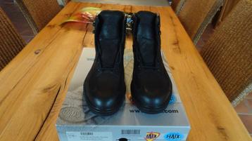 jolie paire de bottines pour hommes