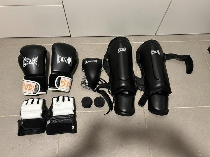 basisset voor vechtsporten - Champ KO, Sports & Fitness, Équipement de fitness, Comme neuf, Enlèvement