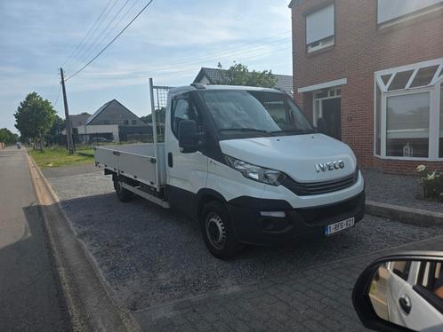 Iveco daily, Auto's, Bestelwagens en Lichte vracht, Particulier, Achteruitrijcamera, Radio, Trekhaak, Iveco, Automaat, Ophalen