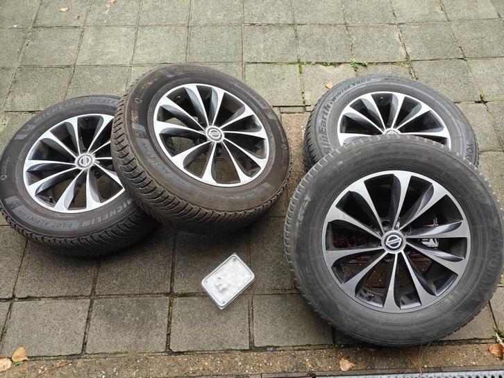 4 winterbanden met velgen NISSAN Xtrail 225/65 R 17, Auto-onderdelen, Banden en Velgen, Band(en), Winterbanden, 17 inch, 225 mm