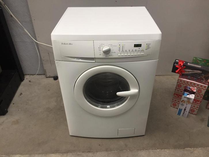 (33) Perfect werkende wasmachine Electrolux 1600 tr, Electroménager, Lave-linge, Utilisé, Enlèvement