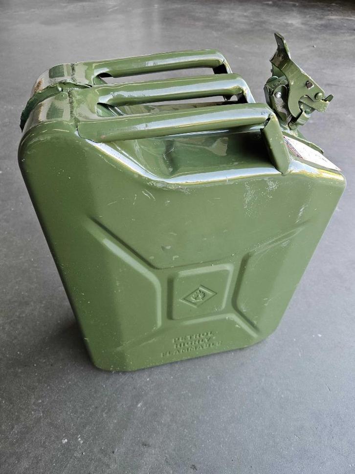 20L stalen Jerrycan-brandstofkan van het militaire type, Auto diversen, Autogereedschap, Zo goed als nieuw, Ophalen of Verzenden