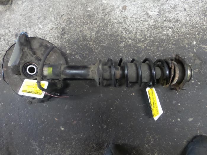 Schokdemperpoot links-voor van een Daihatsu Move, Auto-onderdelen, Ophanging en Onderstel, Gebruikt, 3 maanden garantie, Ophalen of Verzenden