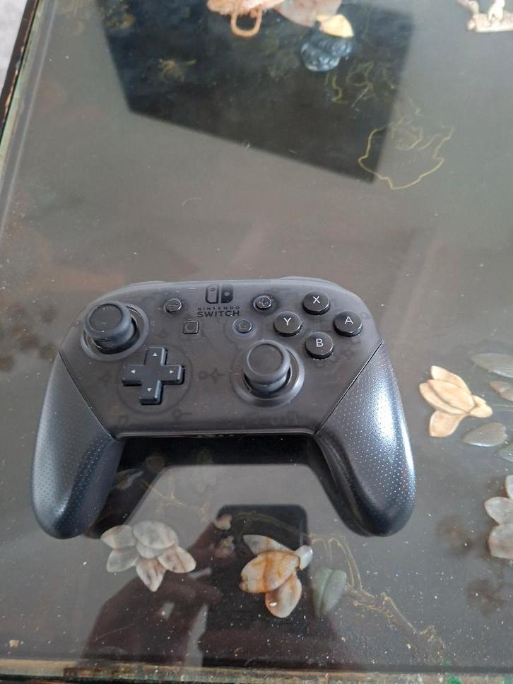 Manette Pro Nintendo Switch ++++++++ impecc, Consoles de jeu & Jeux vidéo, Consoles de jeu | Nintendo Switch, Comme neuf, Enlèvement