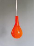 Suspension scandinave en opaline orange, années 1960, Maison & Meubles, Lampes | Lampes en vrac, Comme neuf, Scandinave, Ampoule