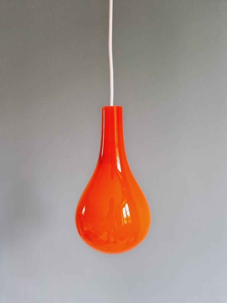 Lampe à poser en opaline orange - années 70