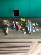 Barbie poppen juf en dokter met toebehoren, Comme neuf, Enlèvement, Barbie