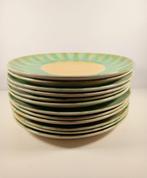 12 assiettes décor fleur - fama, Huis en Inrichting, Ophalen, Keramiek, Zo goed als nieuw, Bord(en)