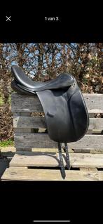 Dressuurzadel 17 inch, Dieren en Toebehoren, Paarden en Pony's | Zadels, Ophalen of Verzenden, Gebruikt, Dressuur