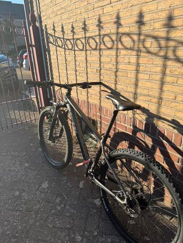 Specialized rockhopper M beschikbaar voor biedingen