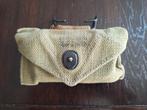 Original US first aid pouch and tin 1942, Verzenden