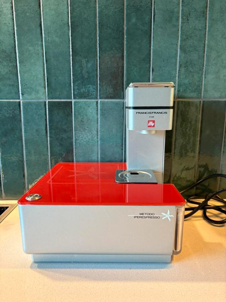 Koopje Design Illy Francis Francis Y1.1 espressomachine, Huis en Inrichting, Keuken | Keukenbenodigdheden, Gebruikt, Ophalen