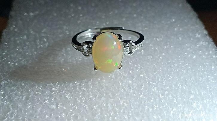 Bague en argent massif avec superbe opale Welo d'Éthiopie, Bijoux, Sacs & Beauté, Bagues, Neuf, Femme, Argent, Argent, Avec pierre précieuse