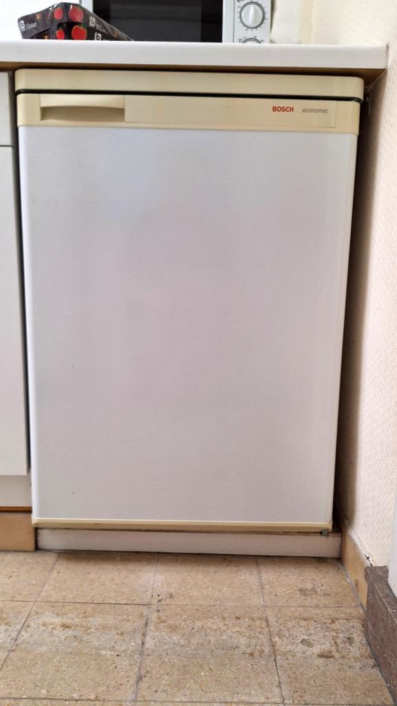 Koelkast Bosch KTL 1572, Elektronische apparatuur, Koelkasten en IJskasten, Gebruikt, Met vriesvak, 45 tot 60 cm, Ophalen