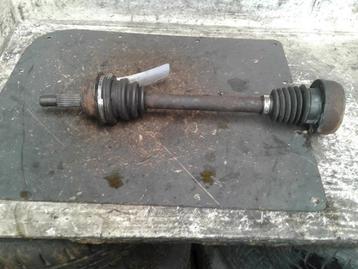 Aandrijfas links-voor van een Volkswagen Polo beschikbaar voor biedingen