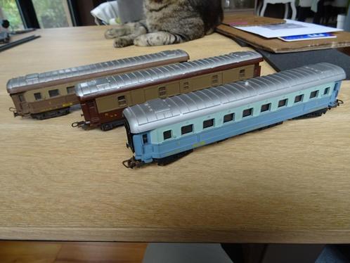 3 voitures particulières italiennes anciennes - Lima - HO, Hobby & Loisirs créatifs, Trains miniatures | HO, Utilisé, Wagon, Lima