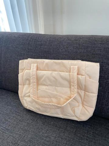 Handtas nieuw beschikbaar voor biedingen