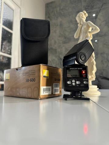 Nikon SB-600 flitser - Kracht en precisie beschikbaar voor biedingen