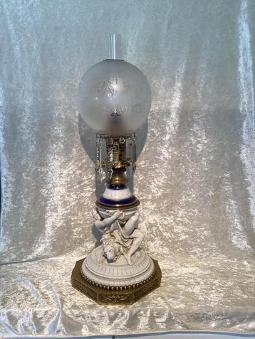 Petroleumlamp 19e eeuw. 267/a.  beschikbaar voor biedingen