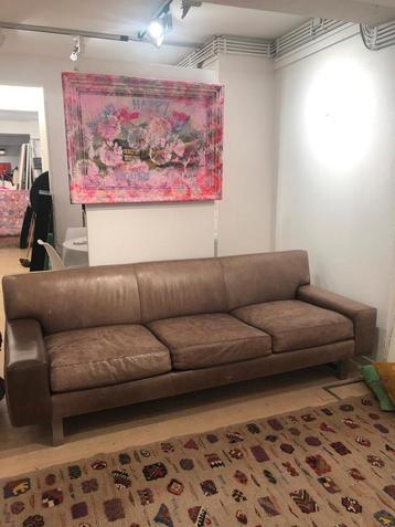 Ledere zetel  beschikbaar voor biedingen