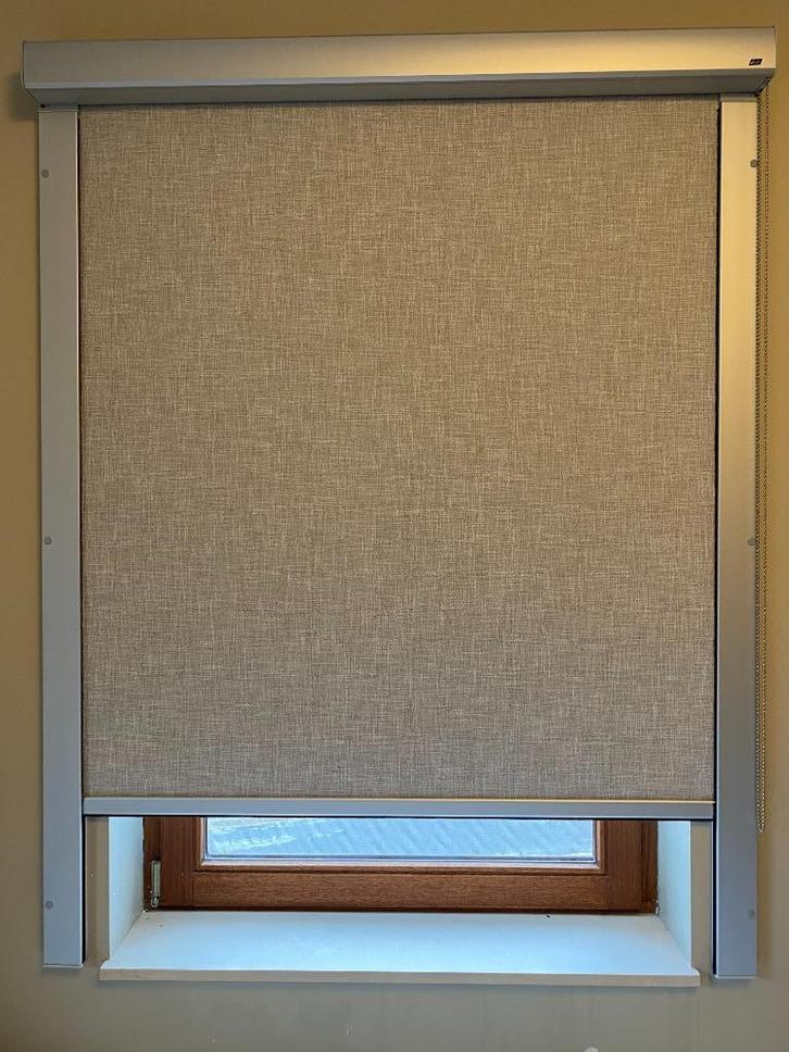 2 Luxaflex rolverduisteringsgordijnen - premiummerk, Huis en Inrichting, Stoffering | Gordijnen en Lamellen, Nieuw, 100 tot 150 cm