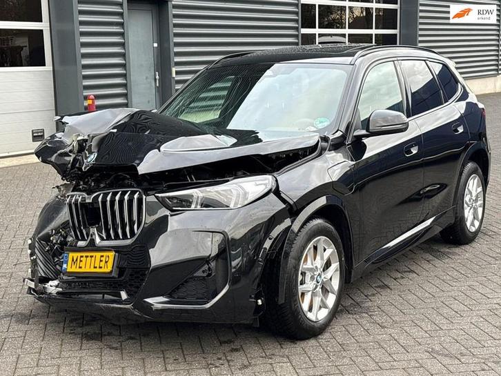 BMW X1 XDrive30e, harman kardon, 360 camera, panoramadak, tr, Autos, BMW, Entreprise, Achat, X1, Caméra 360°, 4x4, ABS, Caméra de recul