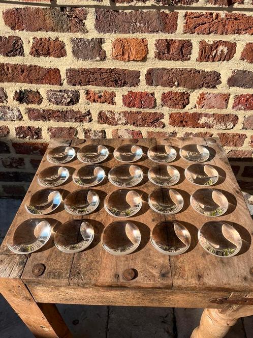 Glazen lenzen 7-8cm 30 stuks, Hobby en Vrije tijd, Vergrootglazen, Loepen en Loeplampen, Gebruikt, Overige typen, Ophalen