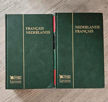 Nederlands woordenboek 2 delen  beschikbaar voor biedingen