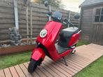 Niu NQI Sport 50cc slechts 19km! Nieuwprijs 2800 euro, Fietsen en Brommers, Ophalen, Nieuw