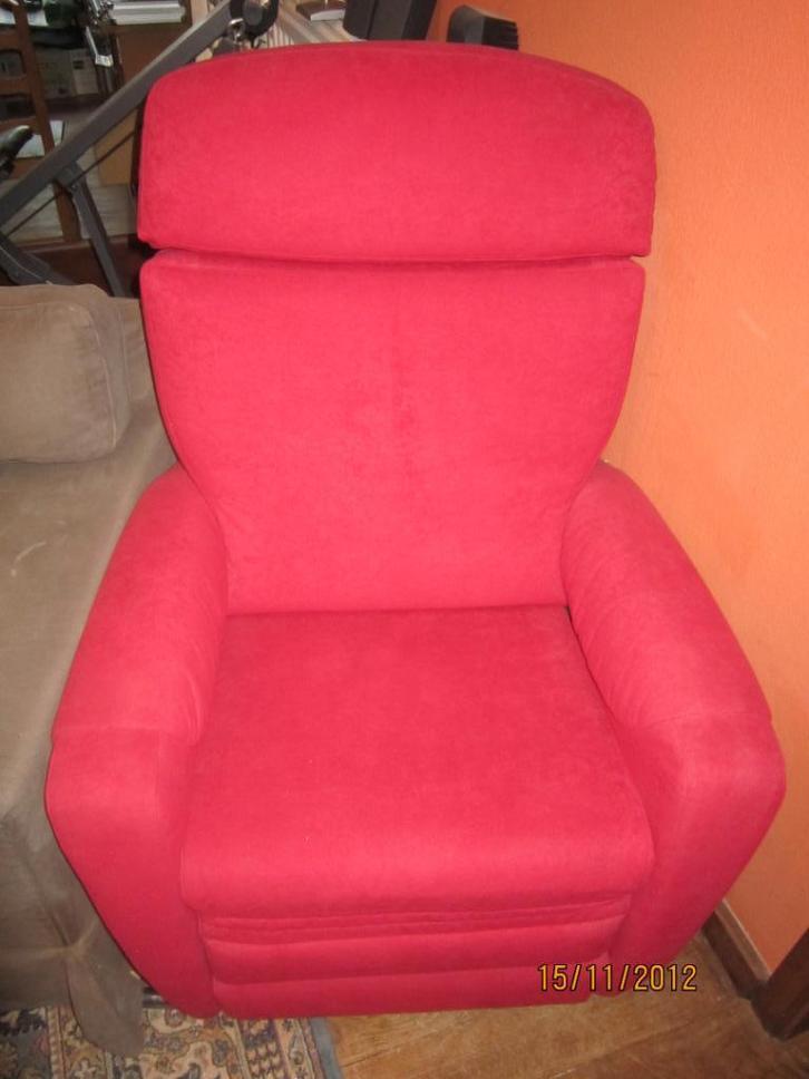 Fauteuil médical électrique en alcantara rouge Adam D, Diversen, Rolstoelen, Gebruikt, Ophalen