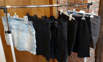 Set van 23 rokken in verschillende modellen en kleuren maat  beschikbaar voor biedingen