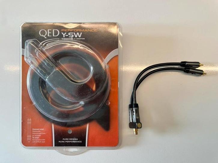 QED adaptateur Y pour subwoofer, TV, Hi-fi & Vidéo, Câbles audio & Câbles de télévision, Comme neuf, Enlèvement ou Envoi