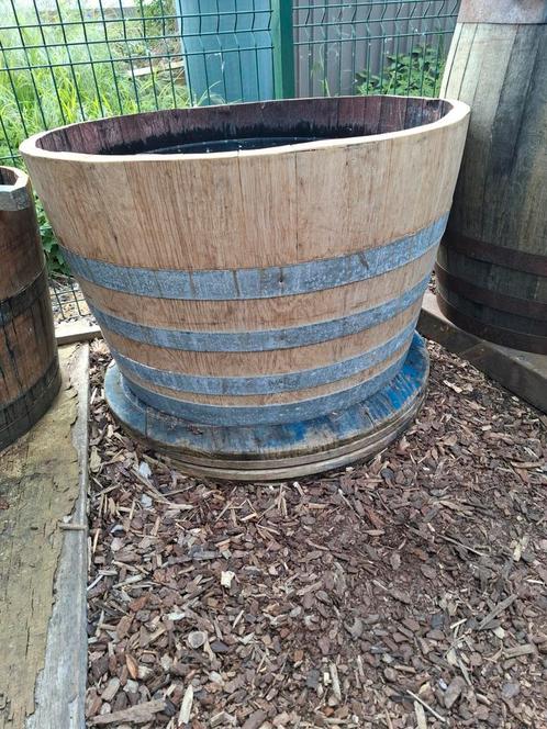 Halve EIKEN wijn & whiskey tonnen als kwaliteits bloembak, Tuin en Terras, Bloembakken en Plantenbakken, Zo goed als nieuw, Ophalen