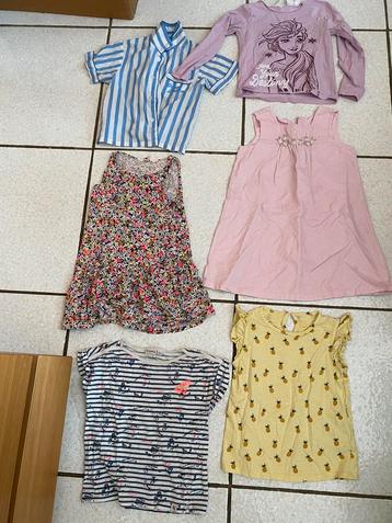Lot de 100 vêtements fille 3 à 6 ans 