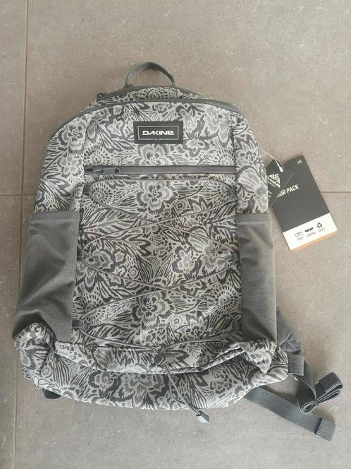 Nieuwe rugzak Dakine, Handtassen en Accessoires, Tassen | Rugtassen, Nieuw, Overige merken, 30 tot 45 cm, Trekking, Ophalen of Verzenden