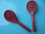2 broches vintage en plastique rouge "fusée de tennis avec b, Comme neuf, Autres matériaux, Rouge, Enlèvement ou Envoi