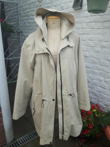 54 Active beige jas beschikbaar voor biedingen