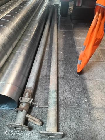 Stevige Bouw stippen/schoren (samen) 2 st minimum 3m hoogte beschikbaar voor biedingen