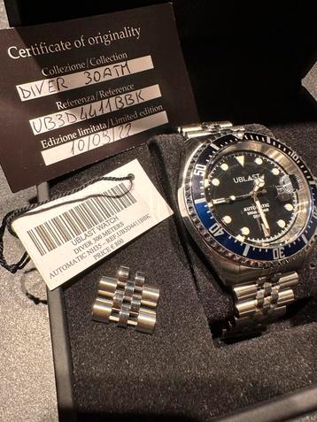 Ublast Batman-hommage Automatic horloge beschikbaar voor biedingen