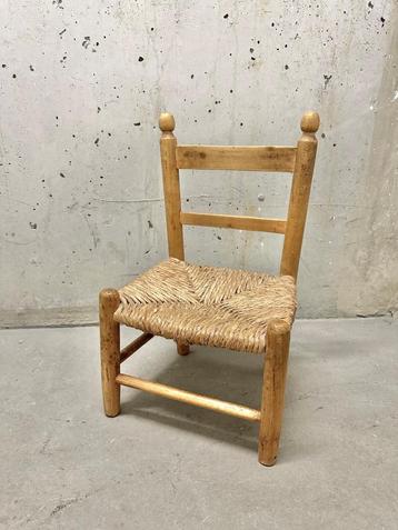 Ancienne petite chaise enfant beschikbaar voor biedingen